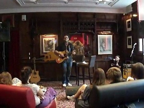 Dehors (Live @ Hard Rock Café)