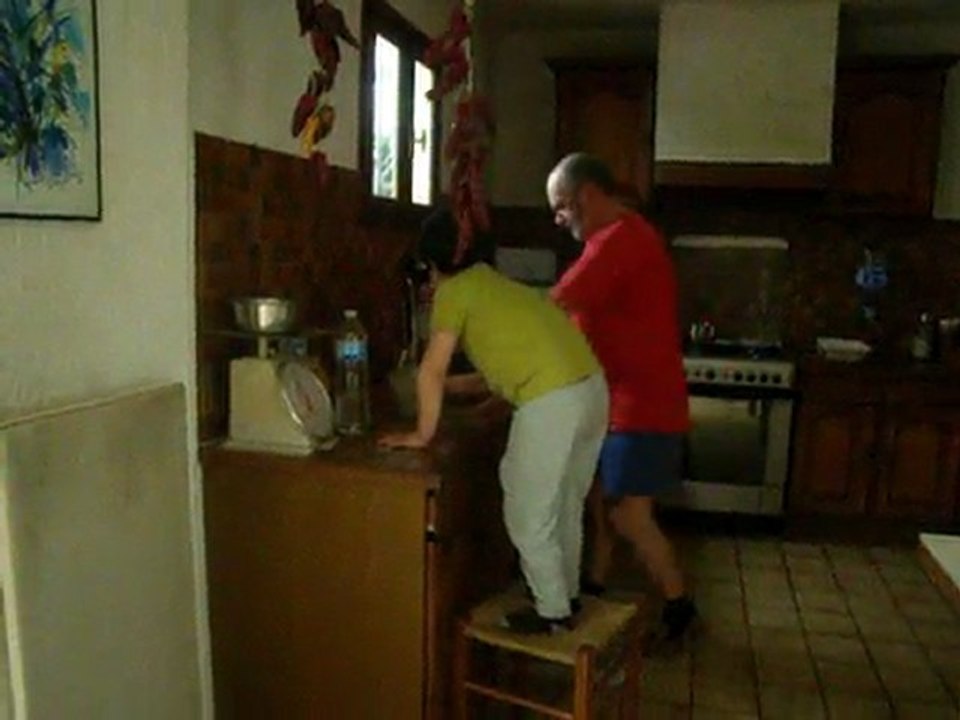 PAPI BOULANGER ET SON MITRON .