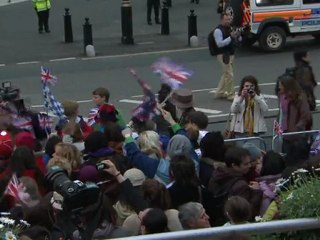 Mariage princier: réveil dans la brume à Buckingham et Westminster