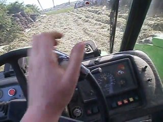 tassage ensilage d'herbe 2011 avec merlo