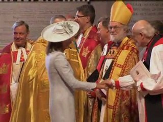 Kate's mum and brother arrive