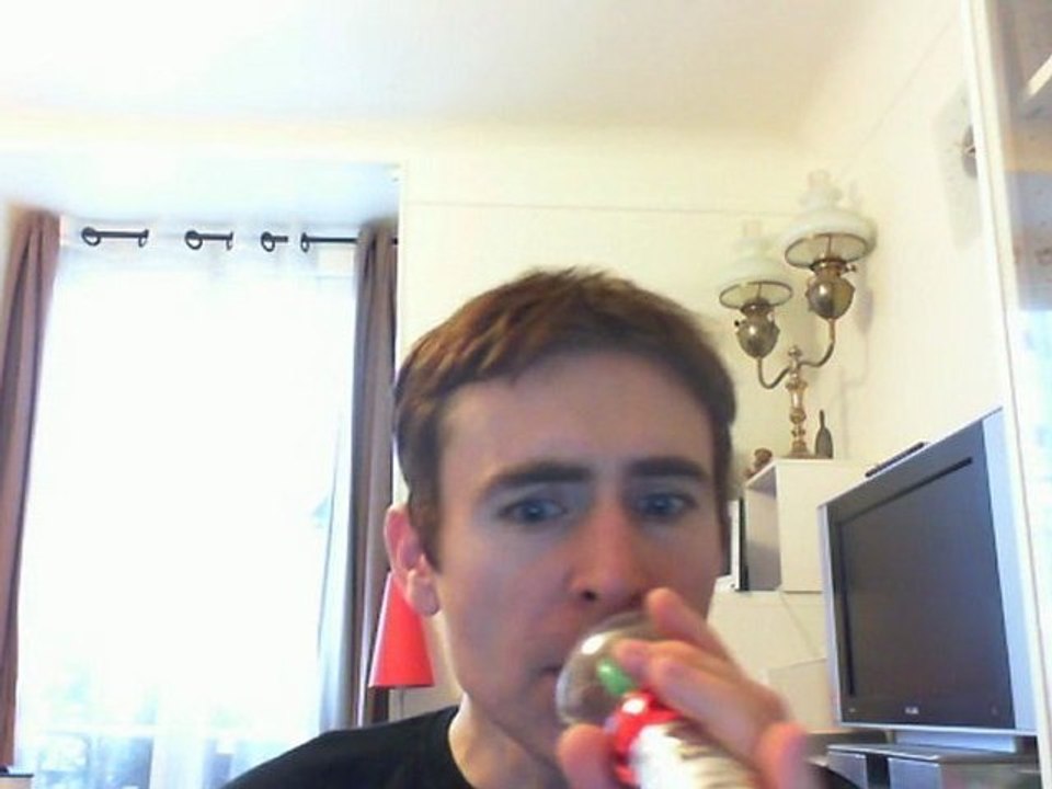 Wiwi égratigne "champagne supernova"