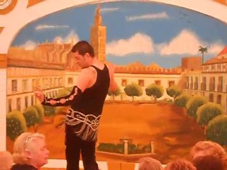 Kamel Sevilla bailando danza oriental en la preferia parte 3