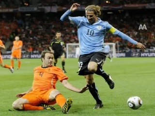 FORLAN GELMİYOR