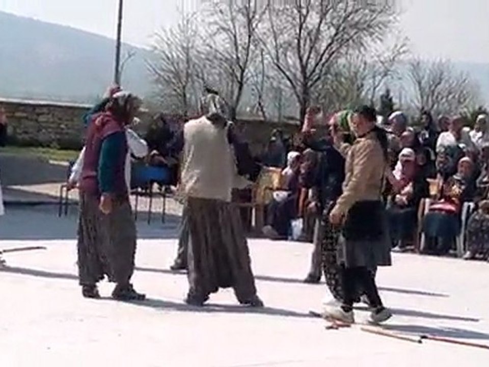 Ayvalı Köyü Şehit Cüneyt Akın İÖO. 23 Nisan 2011 (11)