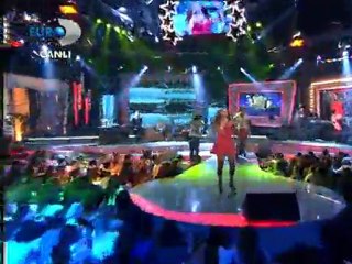 Hadise Mesajımı Almıştır O [ Album2011  Aşk Kaç Beden Giyer]