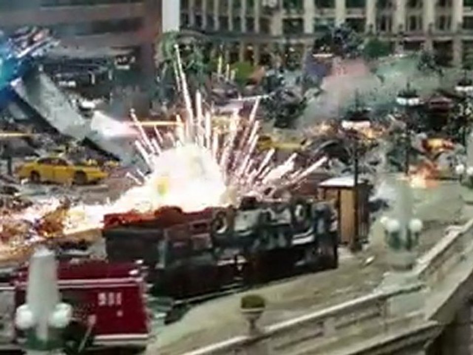 Transformers: Dark of the Moon Trailer 2