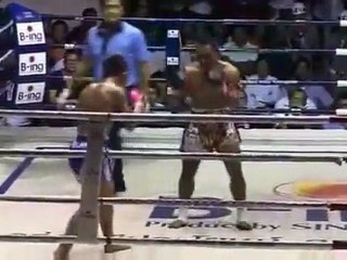 Saenchai Sinbimuaythai (ex Saenchai Sor Kingstar) vs Nong-O Sitor  (Rajadamnern Stadium 29/12/2010)
