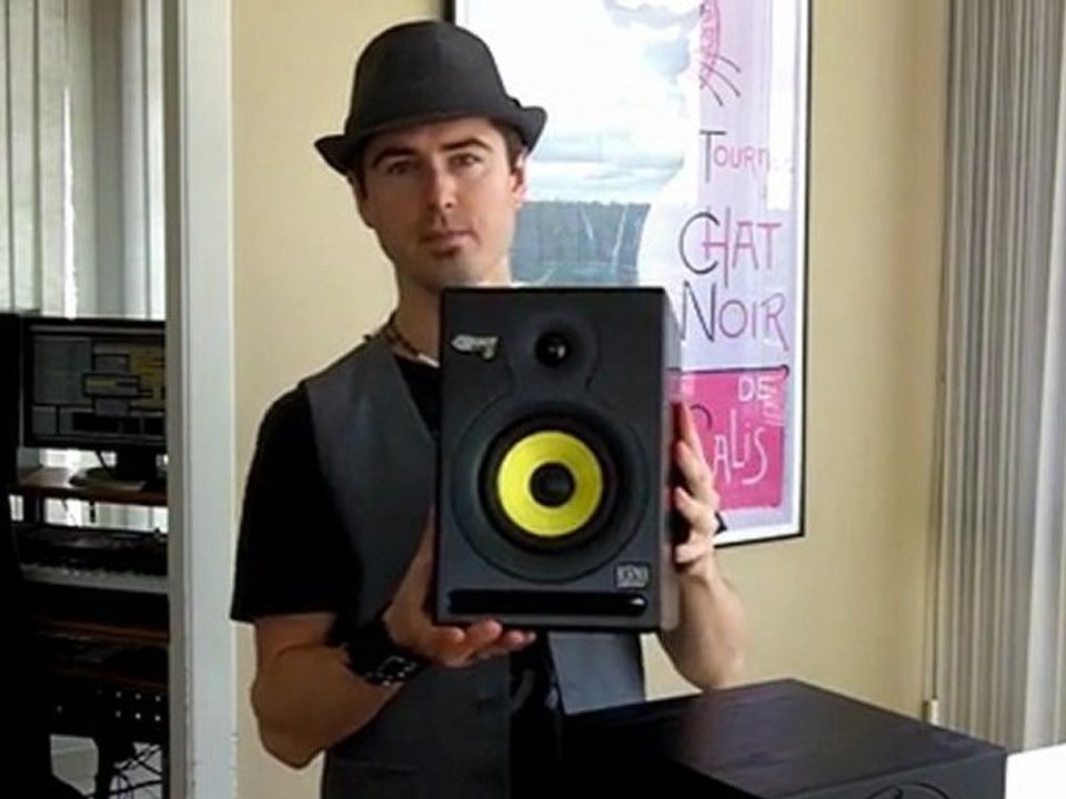 Choosing reference monitor speakers for your music studio