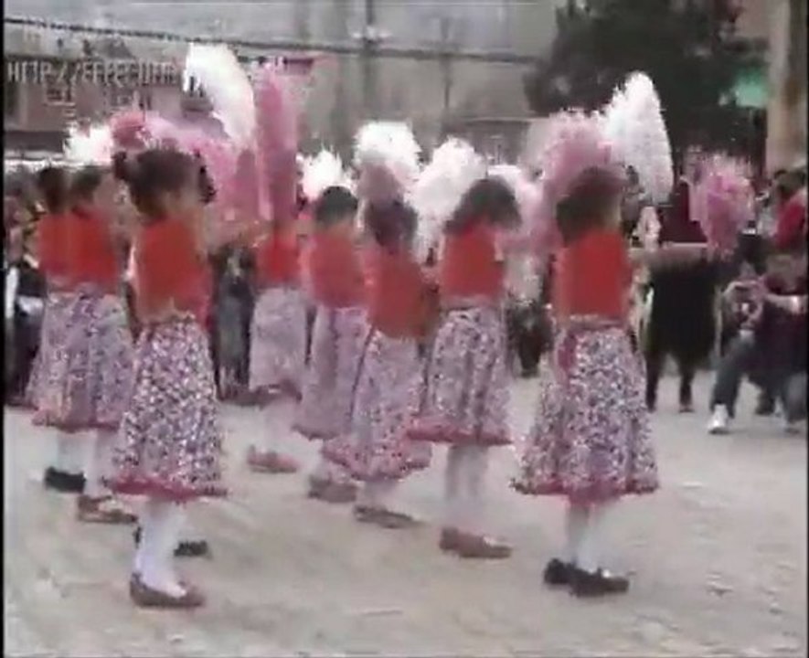 Deştiğin İlköğretim Okulu 23 Nisan 2011 Ulusal Egemenlik ve Çocuk Bayramı 3/A Sınıfı Öğrencilerinin Gösterileri