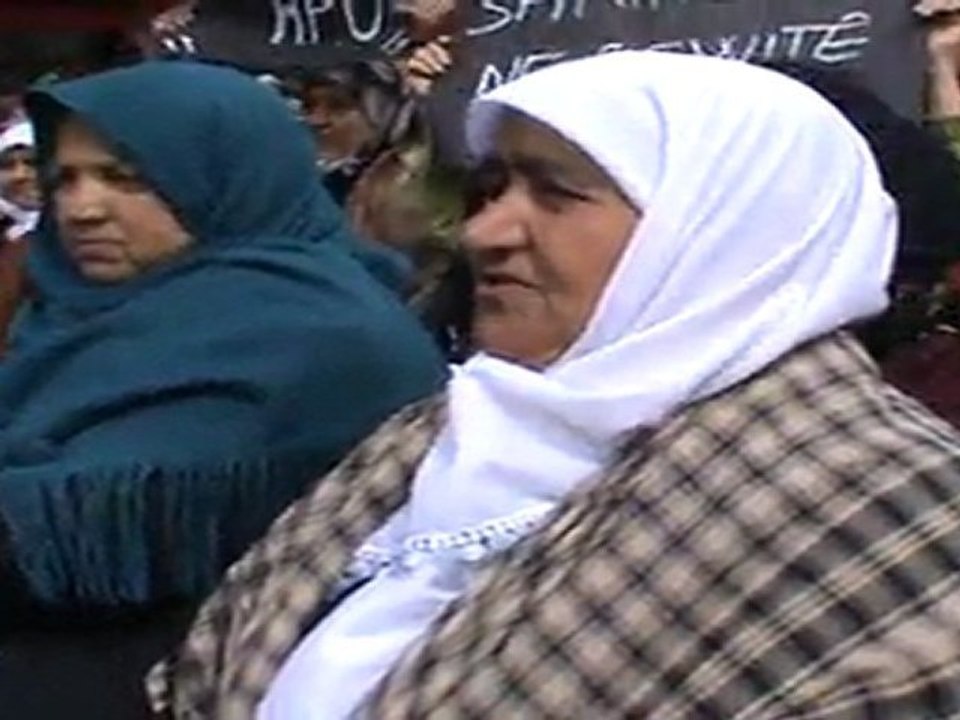 Barış Anneleri oturma eyleminde