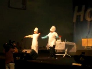 Iıspanaklı yumurta oyunu ilgiyle izlendi.