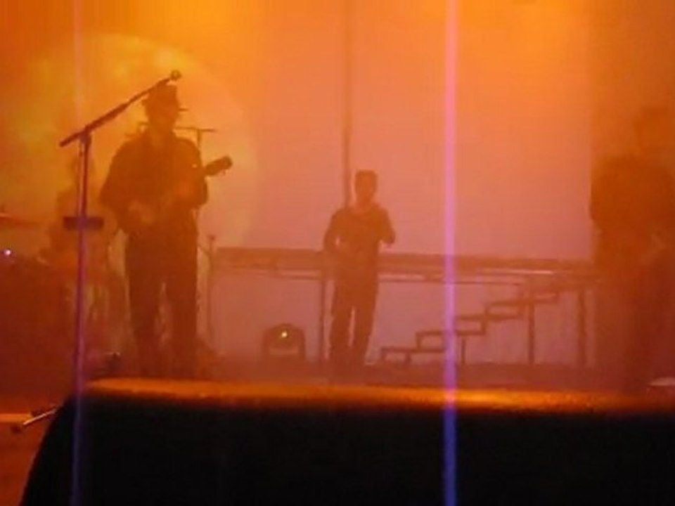 GREGOIRE - BIKINI RAMONVILLE 30/04/11 - Entrée sur scène + Soleil