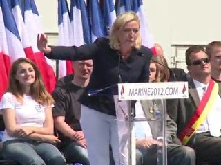 Marine Le Pen appelle les Français à retrouver leurs "libertés"