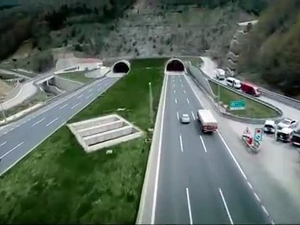 Ak Parti İcraatlar Bolu Tüneli - 12 Haziran 2011 seçimi reklam filmi