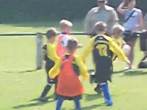 tournoi football de quentin !!! trop fort mon loulou =)