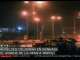 Rebeldes libios celebran bombardeo sobre Trípoli