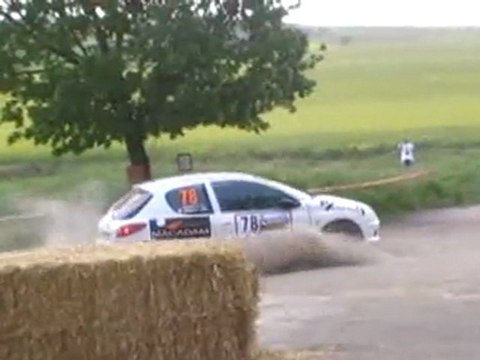 vidéo du 17eme rallye terre de l Auxerrois 2011