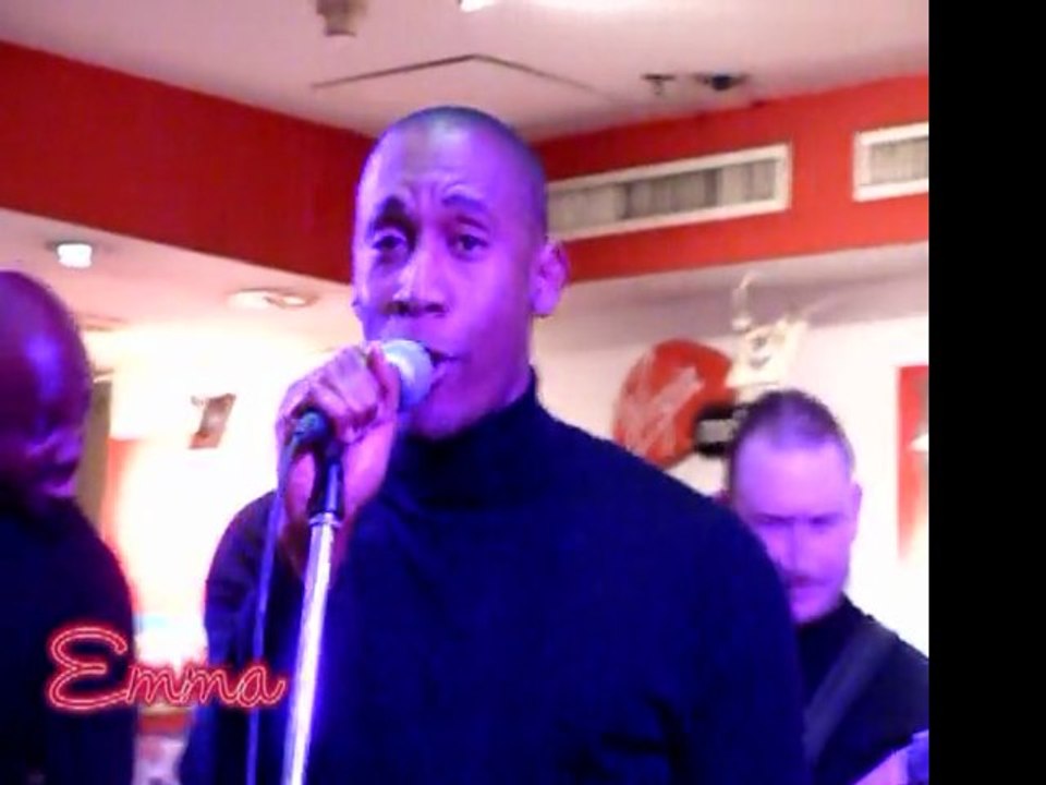 20110420 Showcase Raphael Saadiq Paris