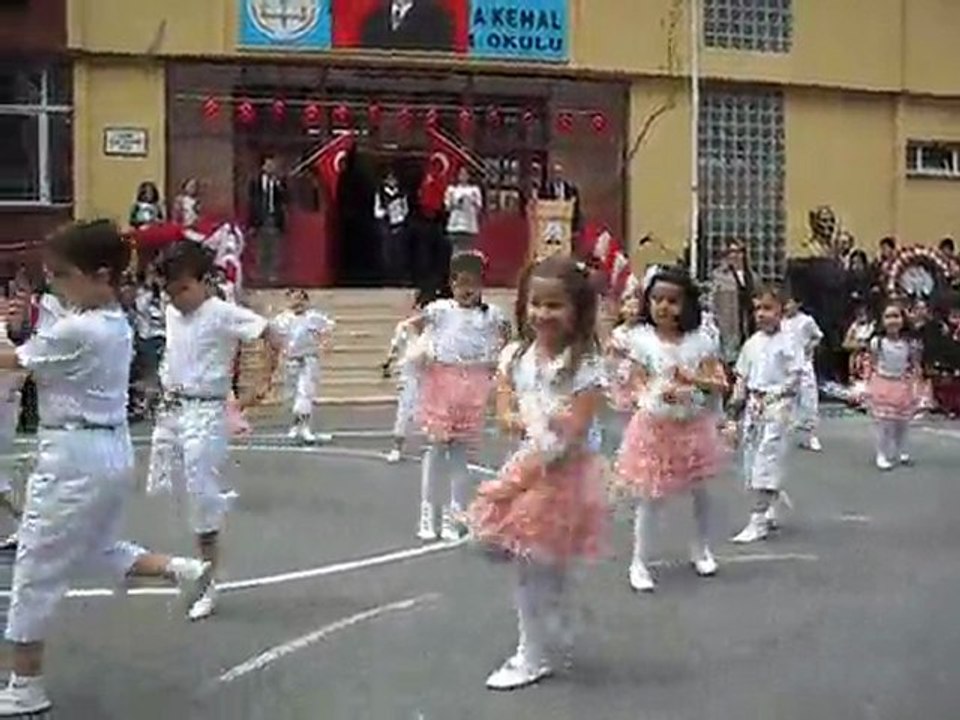 Gazi Mustafa Kemal İÖO-1B 2010/2011 23 Nisan