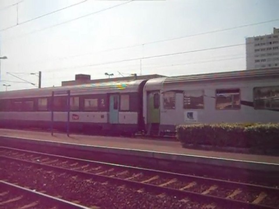 bb 67414 multiservice avec 9 voitures intercités