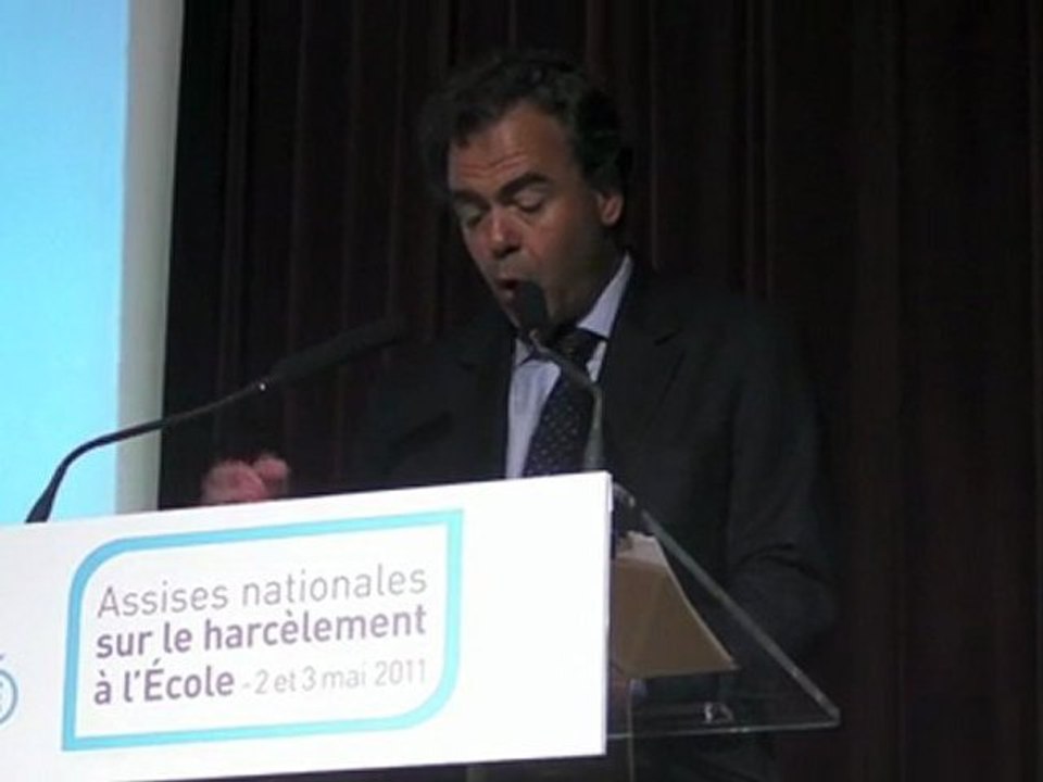 Ouverture des assises nationales sur le harcèlement à l'Ecole par Luc Chatel