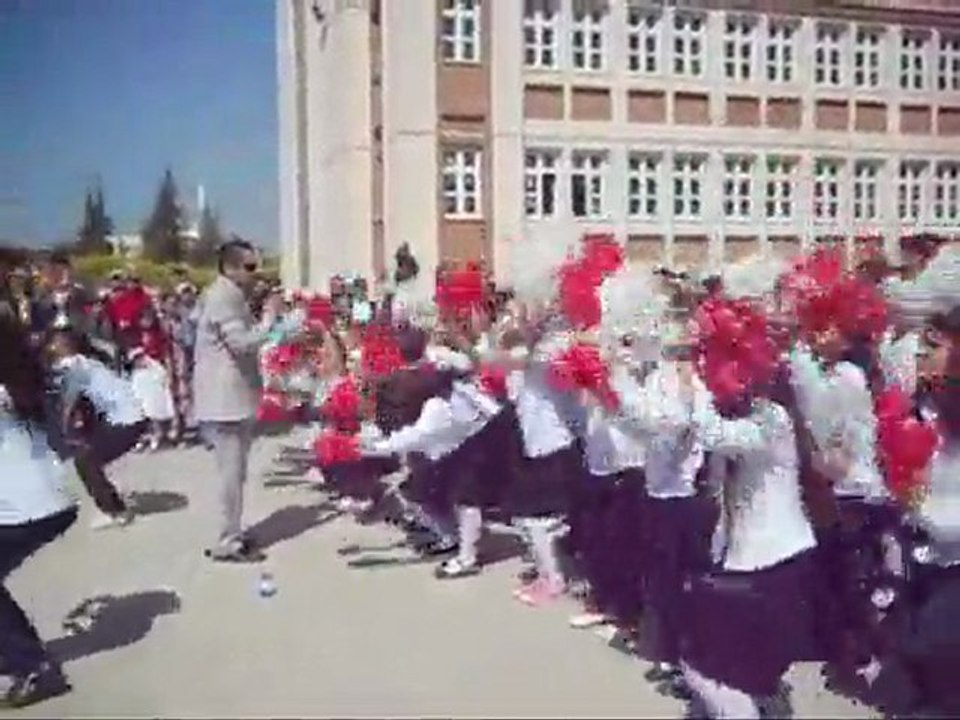 Gediz iöo ve Milli birlik İöo 23 Nisan ortak ingilizce korosu-Hadise Düm Tek Tek