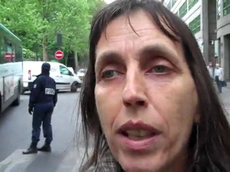 Une parisienne soutient les Tunisiens sans papiers à Paris