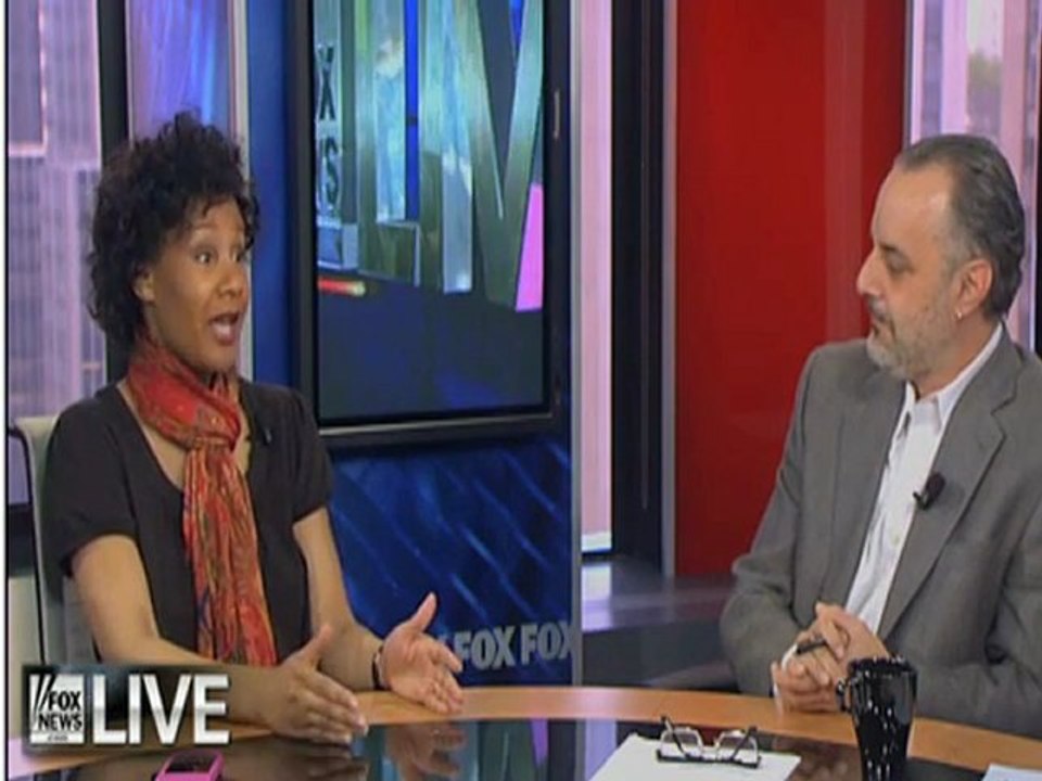 Eric Yaverbaum, CEO of Ericho Communications Discusses the Disconnected U.S. Government on Fox News Live