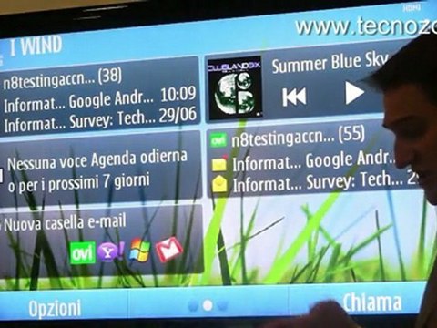 Nokia N8: usb, social hub, mail