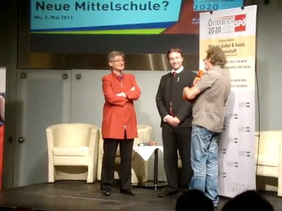 Petermandl und die 'kubusierte Birne'  für Frau Minister Schmied