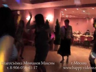 Танцы гостей в ресторане Кардинал