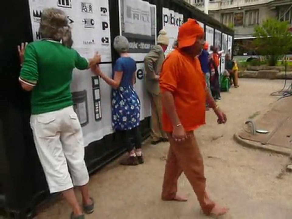 creation dans la rue sur la loire 42 2011