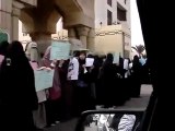 Manifestation de musulmans devant la cathédrale du Caire