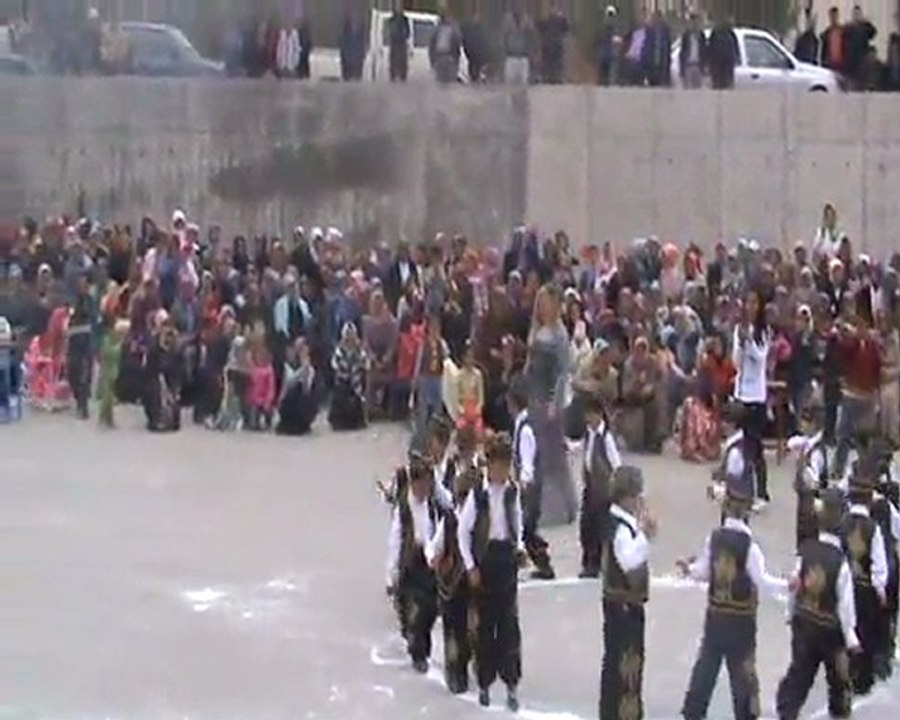 23 nisan kaşık oyunu