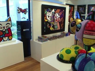 An Artful Moment: Peter Max Onboard Allure