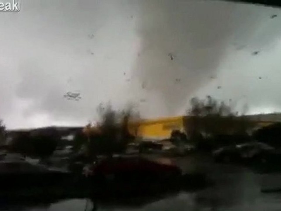 NEW ZEALAND Auckland..tornado footage 03-05-2011 - DESHAKED STABILIZED