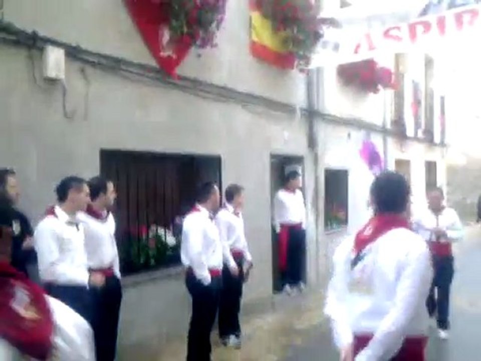 SALIDA DEL CABALLO DE LA PEÑA ASPIRANTE 8:30 DE LA MAÑANA ( CABALLOS DEL VINO 2011) CARAVACA DE LA CRUZ