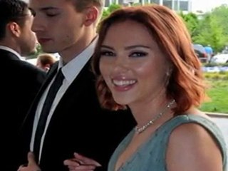 Scarlett Johansson and Sean Penn Cozy Up at Correspondent's Dinner