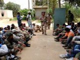 Jóvenes rebeldes libios se entrenan para la lucha en Bengasi