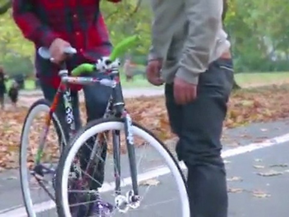 Fixed 2 - Juliet Elliott Fixed Gear London Girl Charge Bikes