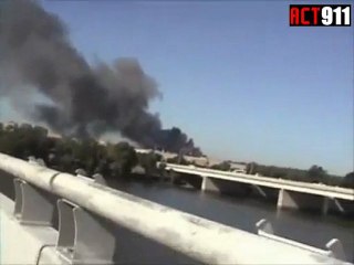 11 Septembre 2001 L'Avion Survolant le Pentagone Après L'Attaque