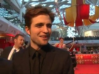 PREMIERE: R-Patz talks on-screen kisses