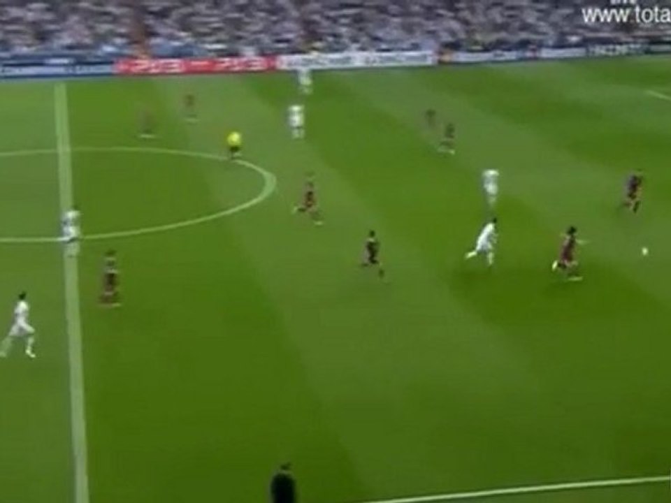 Ronaldo xamenos sta trigwna ths Barca