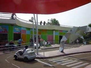 Futuroscope - Pierre apprend la conduite automobile