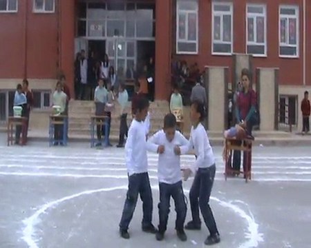 5.sınıf komedi dans üçlüsü