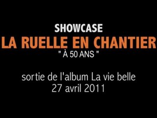 La ruelle en chantier / À 50 ans