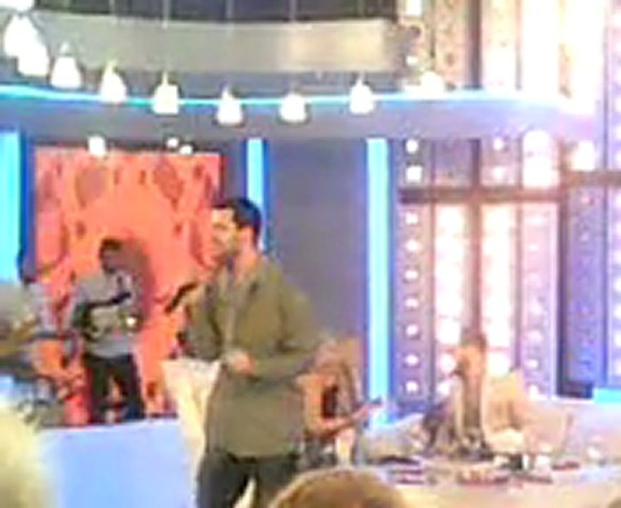 VOLKAN 2011 TÖVBEKAR  İLK CANLI TV POGRAMI PETEK DİNÇÖZ ARIM BALIM PETEĞİM :)