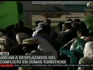 Improvisan viviendas en Libia para desplazados del conflicto