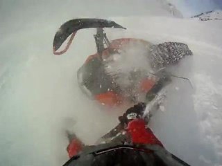 Crazy Snow : Skidoo 0 - Mountain 1